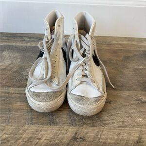 Nike White and Gray Sneakers